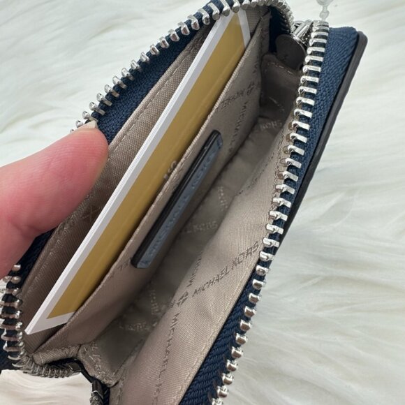 NWT Michael Kors Jet Set Medium Logo Debossed Navy Blue Chain Card Case - Picture 9 of 10